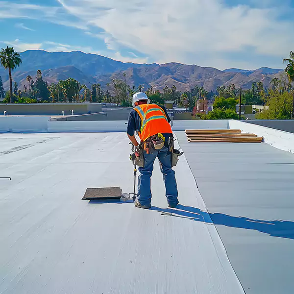 Why Bolingbrook Property Owners Trust Bolingbrook Roofing Pros for Flat Roofing?